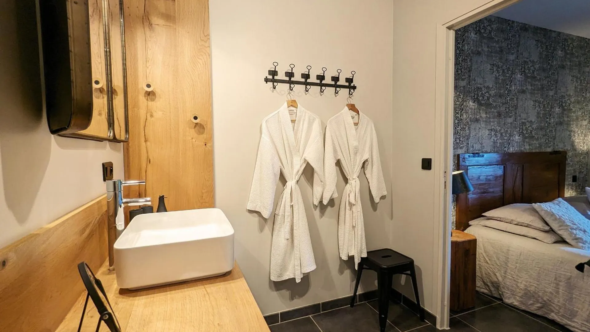 Chambre Cosy Avec Bien-Etre, Parking, Wifi - Au Coeur De L'Auvergne - Fr-1-582-506 Saint-Privat-d'Allier Bed & Breakfast